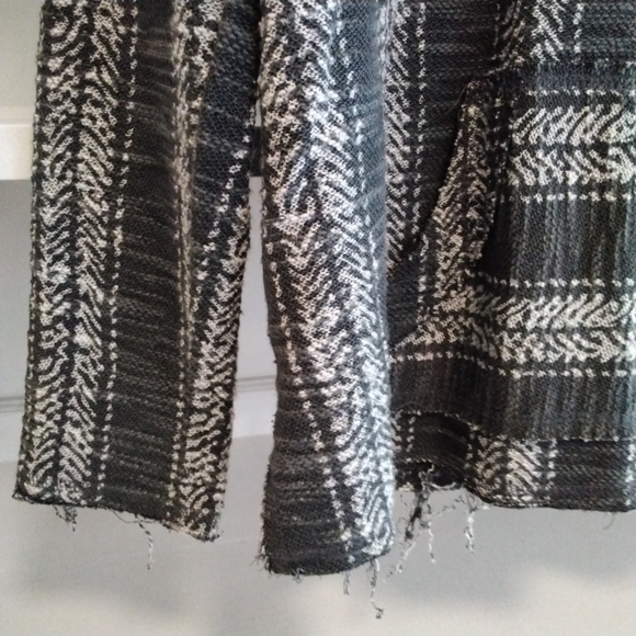 Baja Hoodie 🌞 EUC - Picture 6 of 7